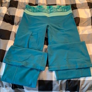 LuluLemon groove Flare Pants size 6